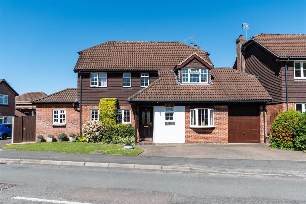 Main image of property: Montague Road, Saltford, Bristol