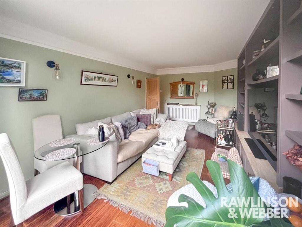Apartment in Kingston upon Thames - View 5
