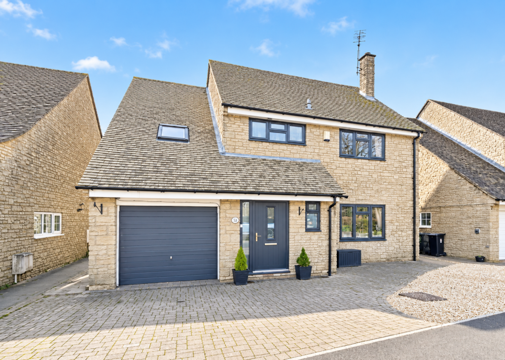 4-bed detached on Barn End, Marshfield, £630,000