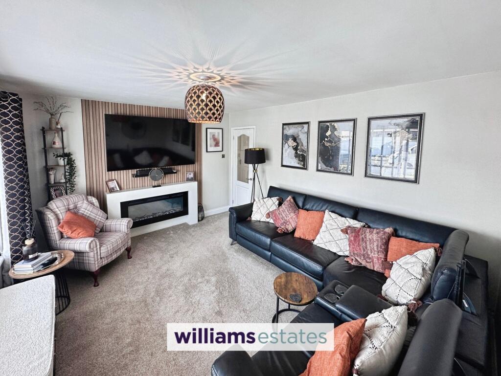 Warren Drive, Prestatyn, LL19 photo 4