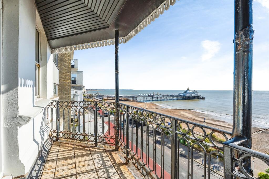 Apartment in Eastbourne, East Sussex - View 2