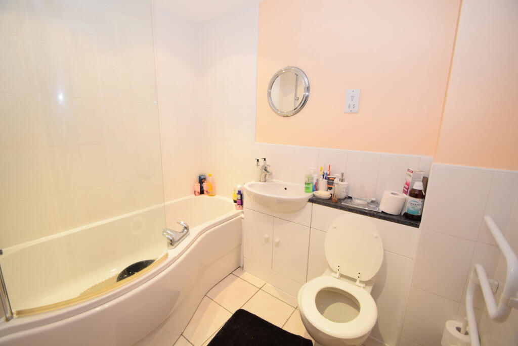 Apartment in Manchester, Whalley Range - More
