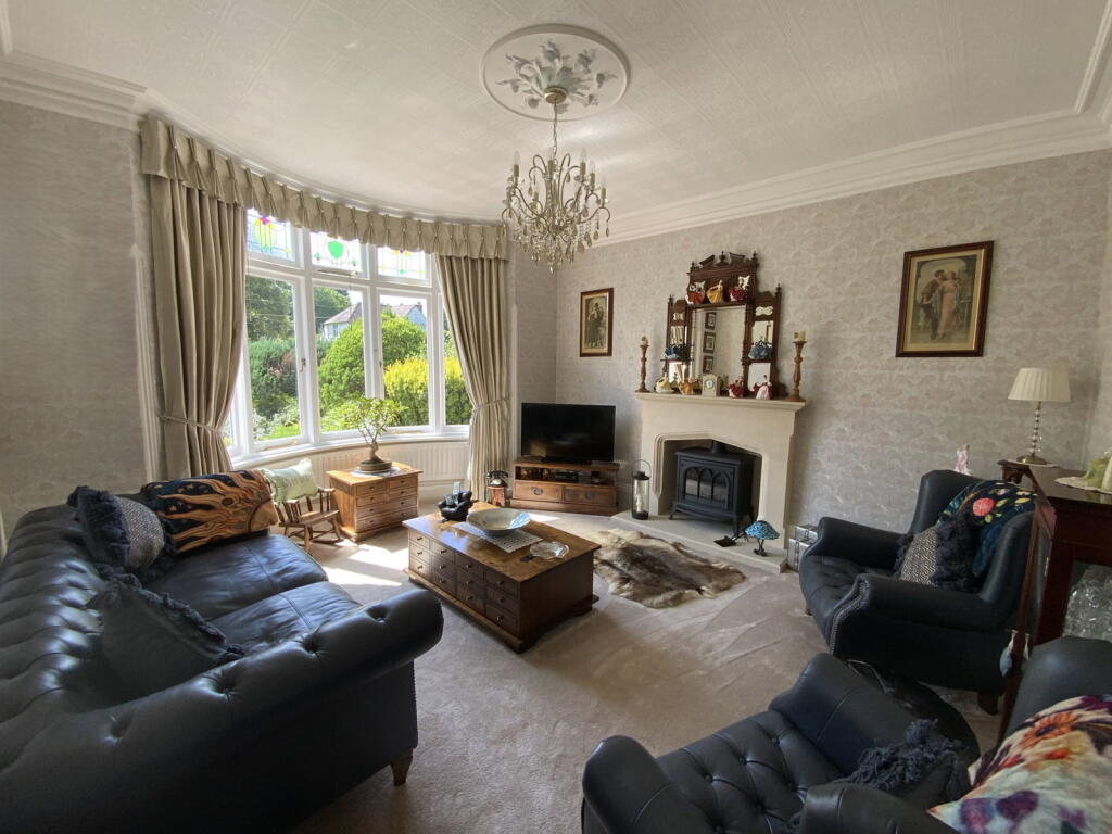 House in Sandwell, West Midlands - More