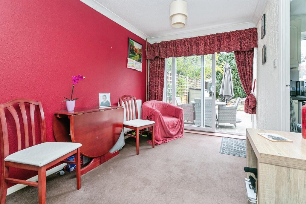 Gemini Close, Leighton Buzzard - More