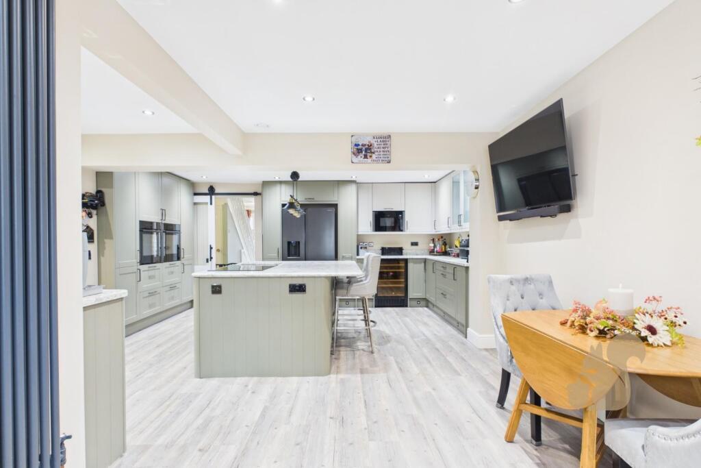 House in Colchester, Myland, Highwoods - More