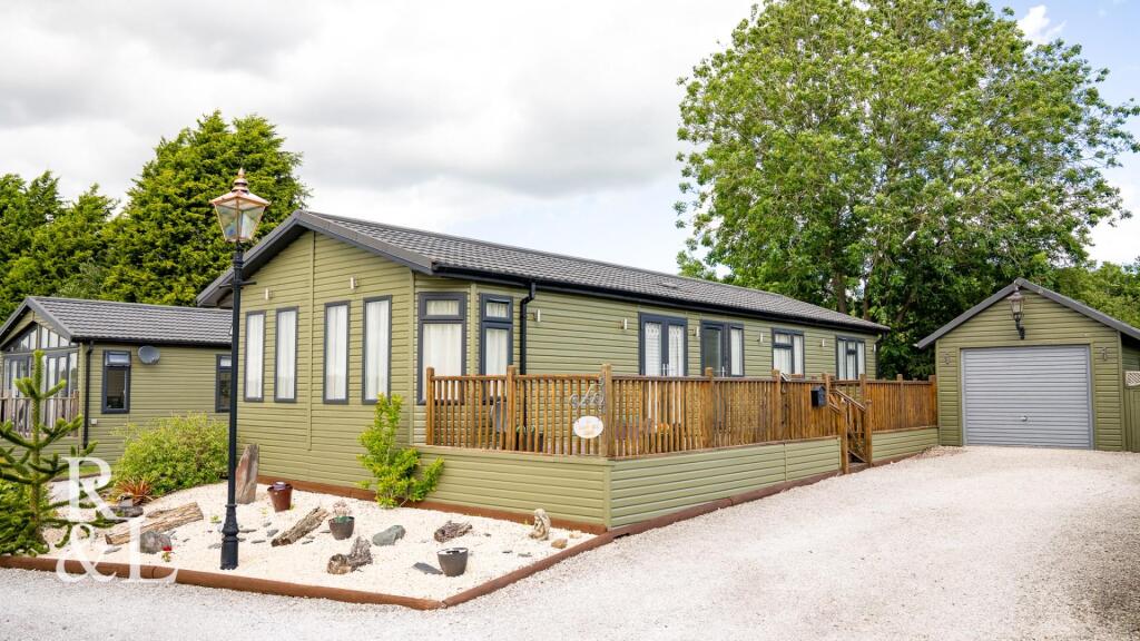 2-bed caravan on Spring Cottage Road, Overseal, £210,000