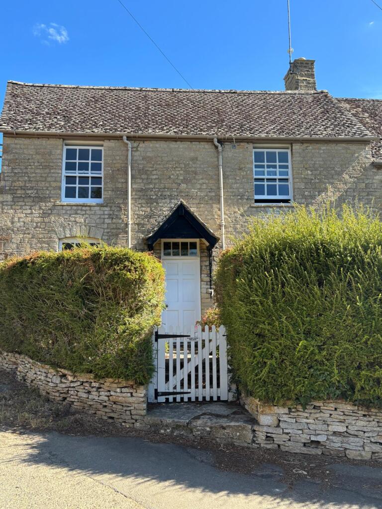 Main image of property: 12 Cornwell, CHIPPING NORTON, OX7 6TT