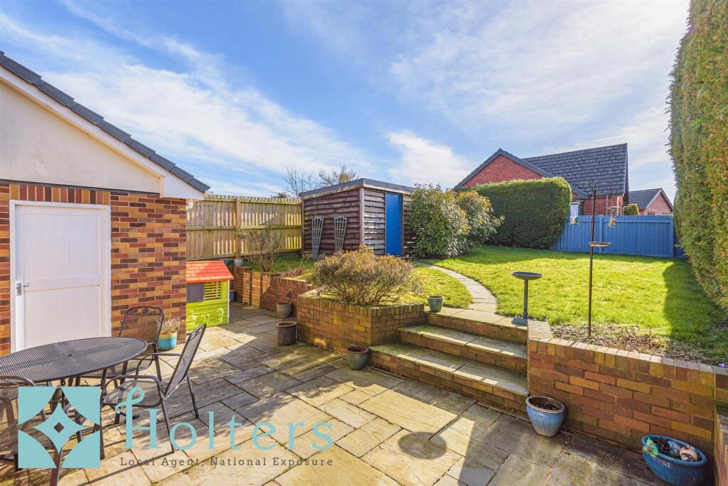 House in Llandrindod Wells - More