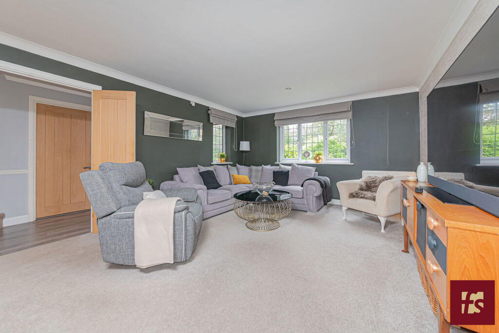 The Brackens, Crowthorne, Berkshire RG45 6TB photo 4