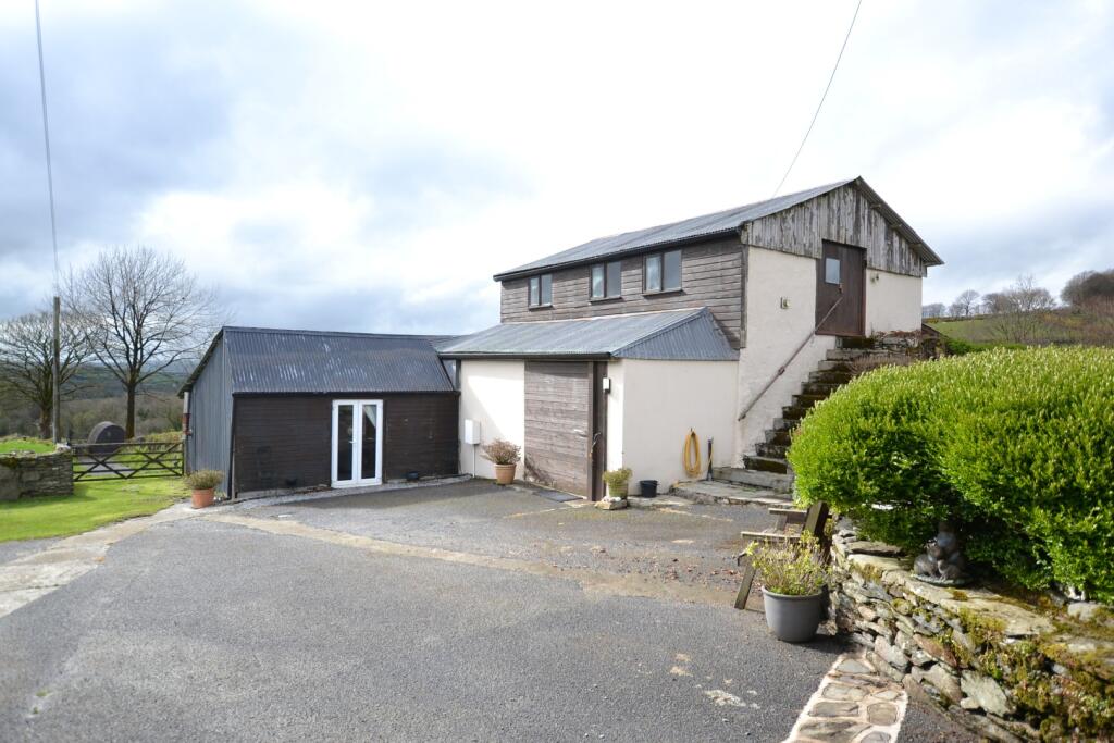 House in Swansea, Llanybydder - View 3