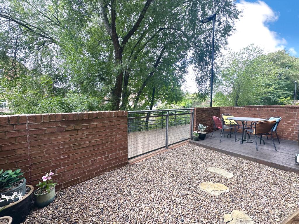 Apartment in Sheffield - View 4
