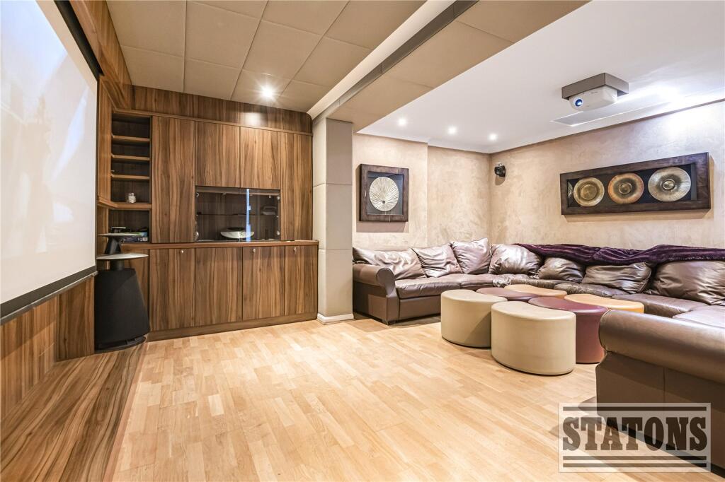 House in Enfield - More