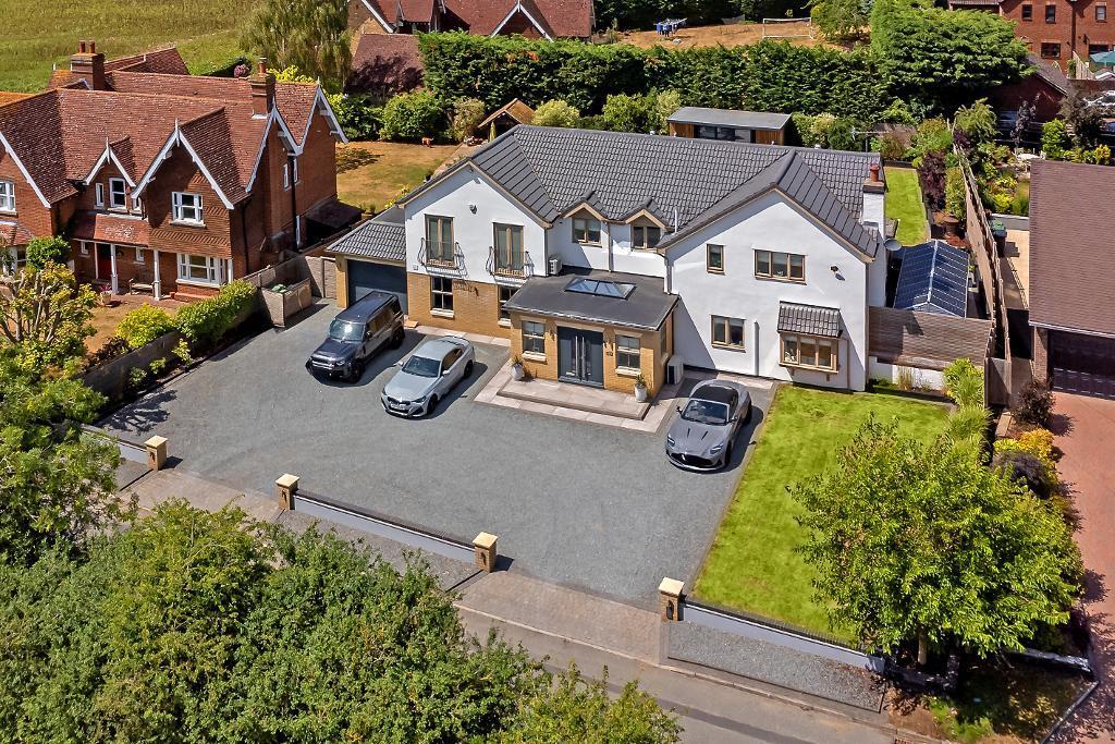 Main image of property: Silsoe Road, Wardhedges, Flitton, Bedfordshire, MK45 5EE