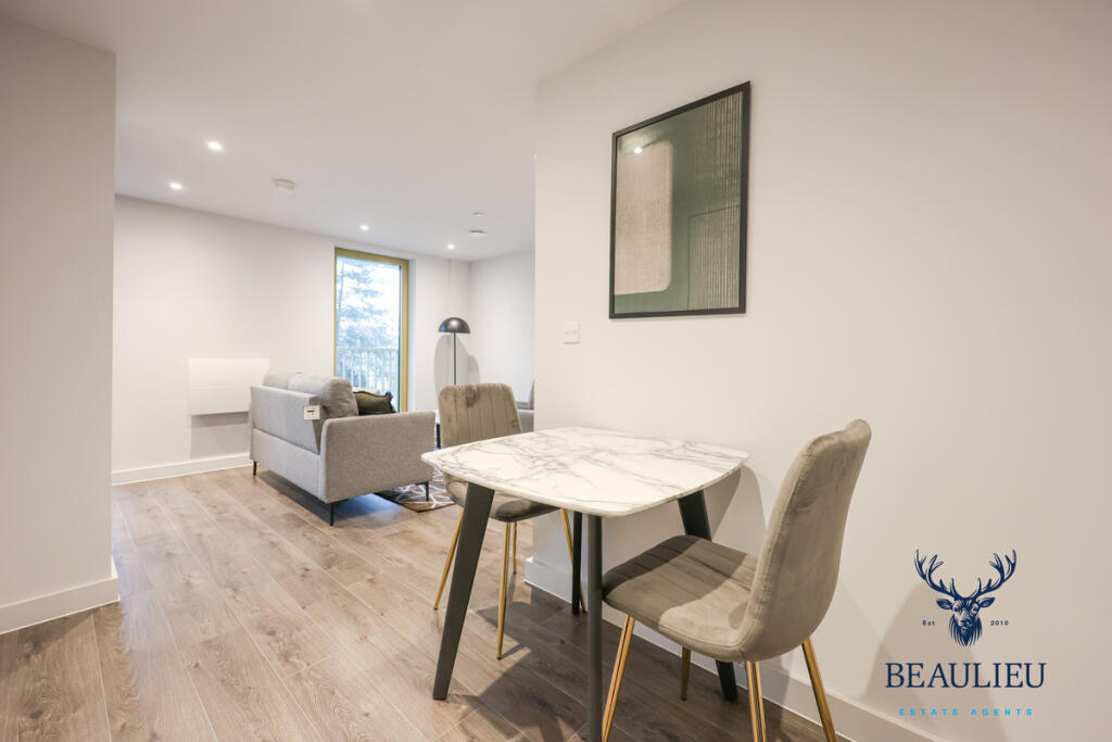 Main image of property: Oxford Road, Luton, LU1 3