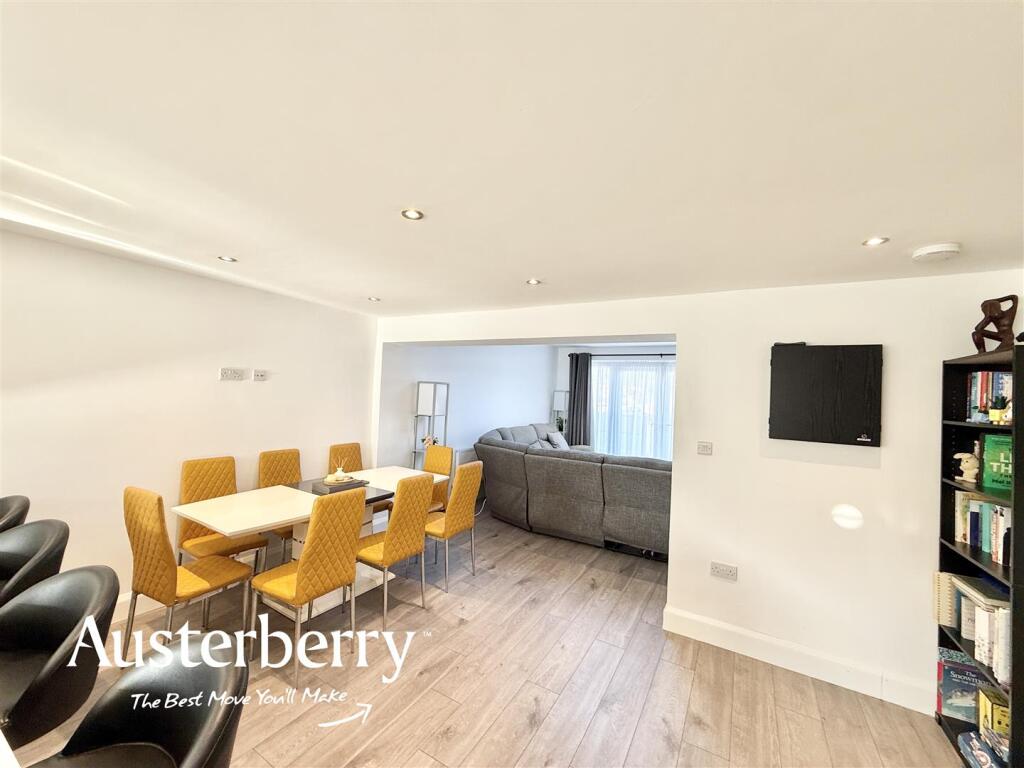 House in Stoke-on-Trent - More