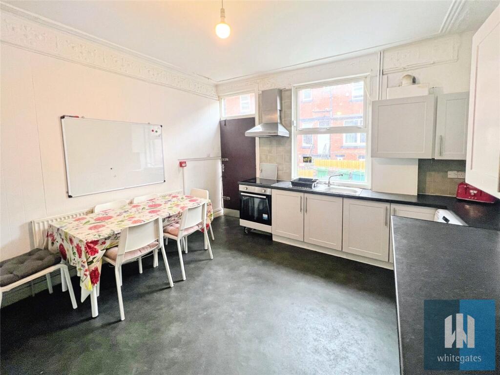 6 bedroom terraced house for rent