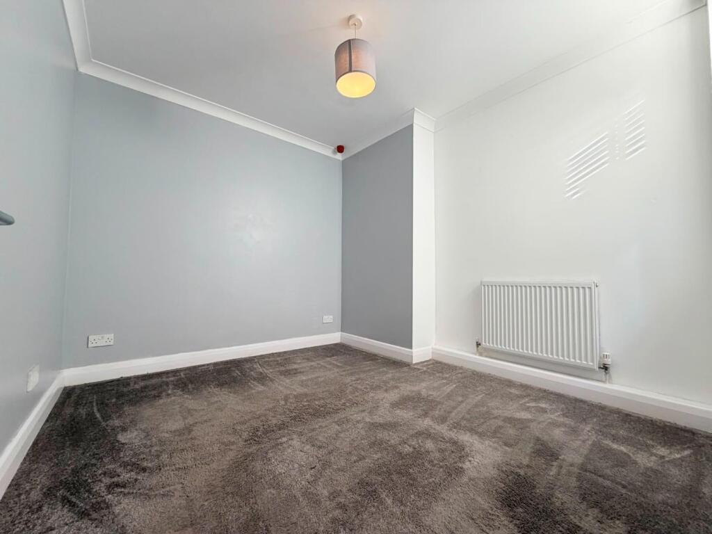Apartment in Hove, Aldrington - View 3