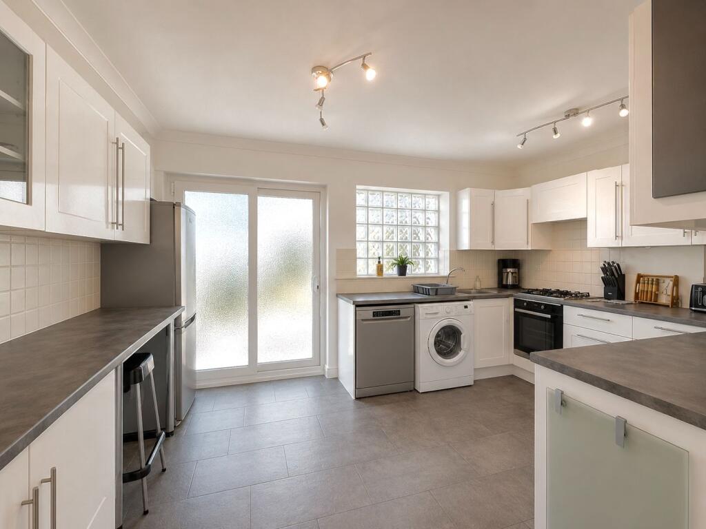 House in Solihull, West Midlands - More