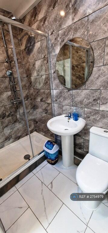 1 bedroom house share for rent