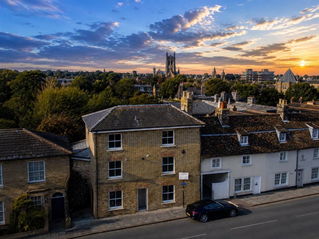 Main image of property: Castle Street, Cambridge