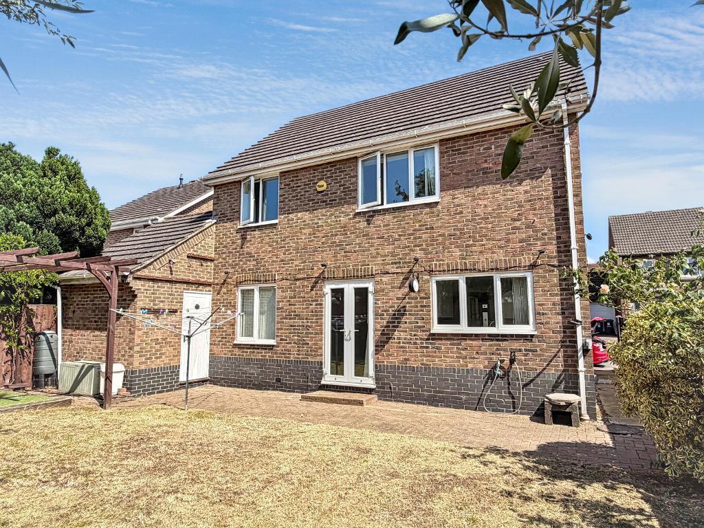 Clover Avenue, Bedford, MK41 0ST photo 4