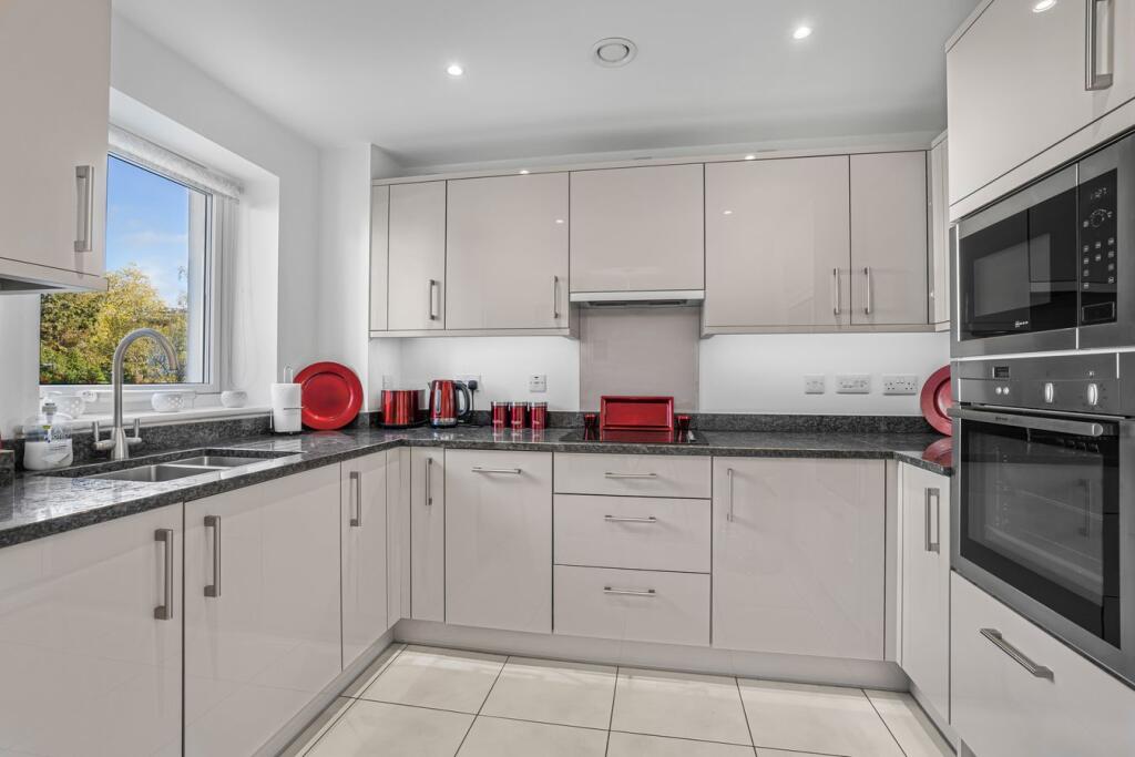 Apartment in Gloucester - More