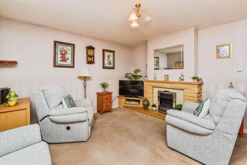 Beechwood Close, Frome photo 4