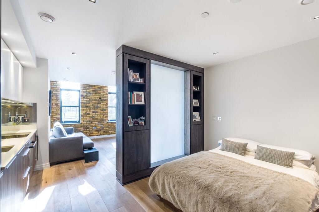 Studio flat for rent