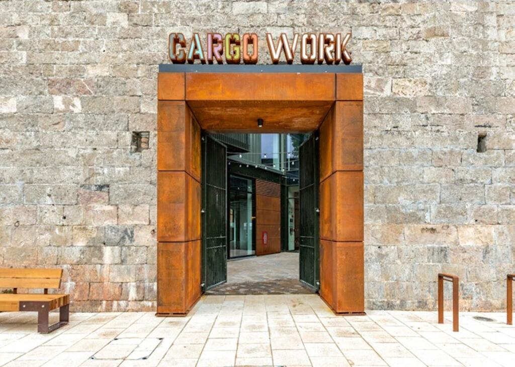 ENTRANCE.jpg