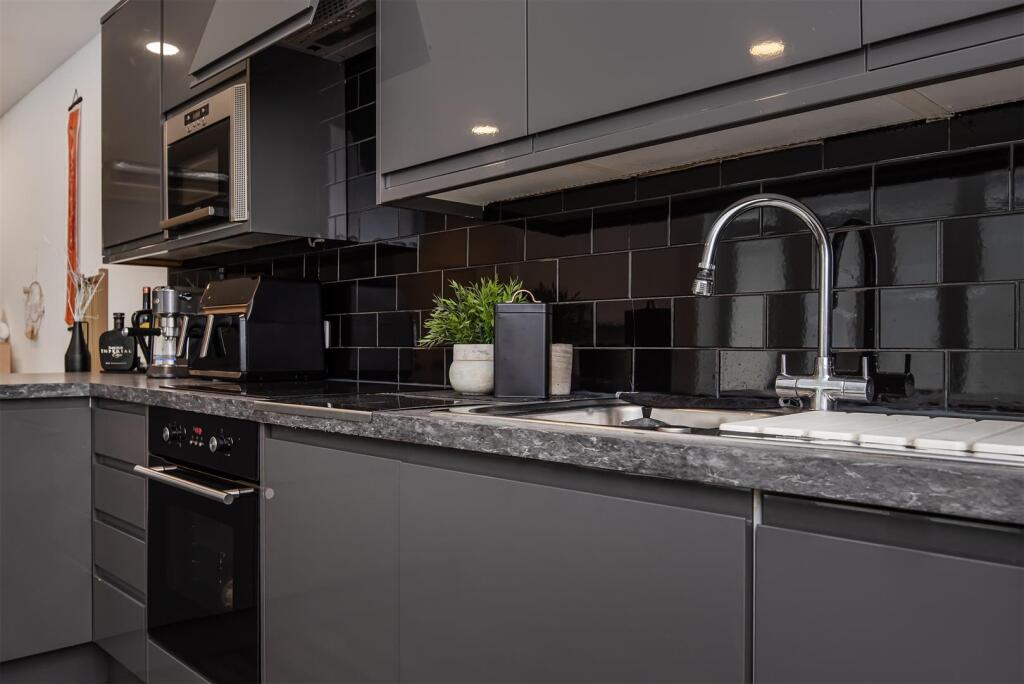 Apartment in London, West Ealing, Hanwell - View 4
