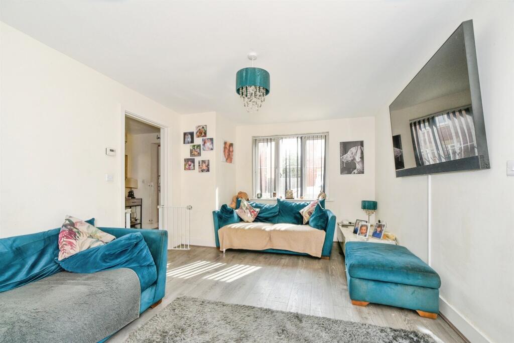 House in Vale of White Horse, Watchfield - View 3