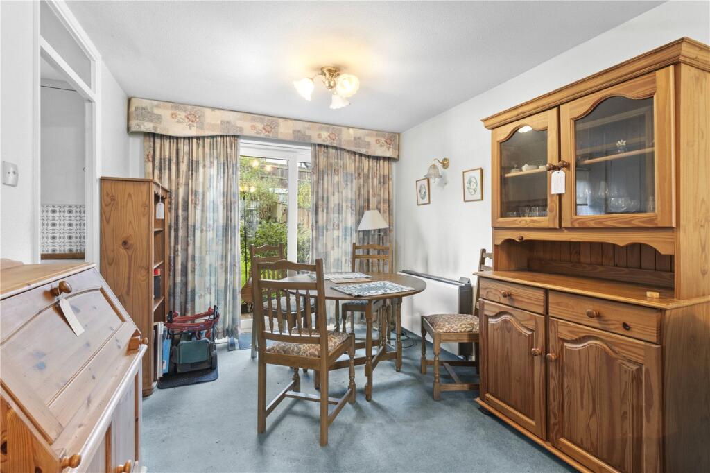 Harcourt Close, Uckfield, East Sussex, TN22 photo 3