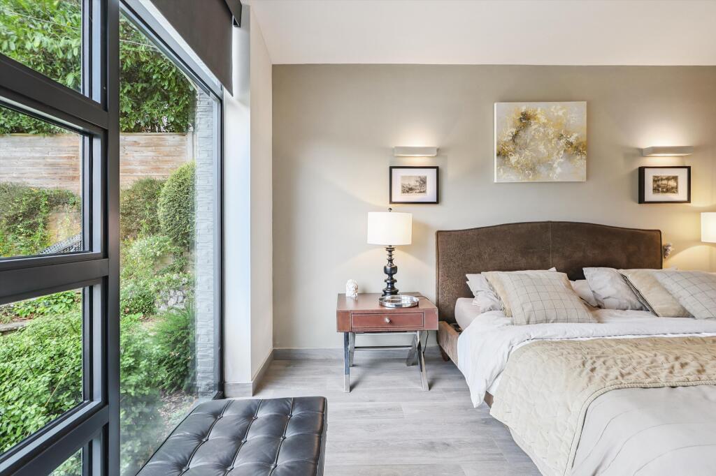 Riverside Drive, Esher, Surrey, KT10 – pohled 5