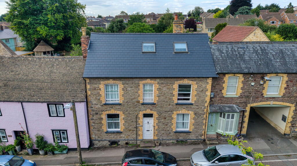 4-bed terraced on Bradley Street, Wotton-under-edge, GL12 7AR, £400,000