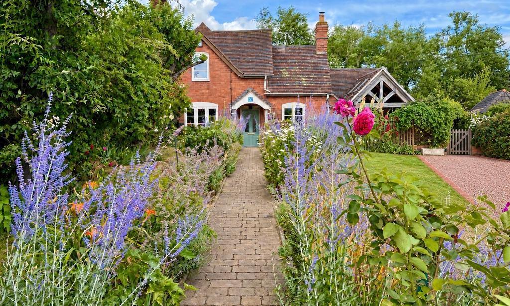 Main image of property: Newbridge Green, Upton upon Severn, Worcester, Worcestershire, WR8 0QP