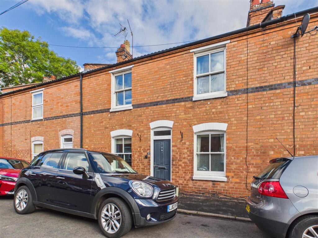 2-bed terraced on Meadow Road, Warwick * VICTORIAN DOUBLE FRONTED & TWO DOUBLE BEDROOMS *, £255,000