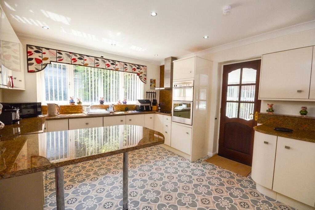 College Park Close, Rotherham, S60 photo 3