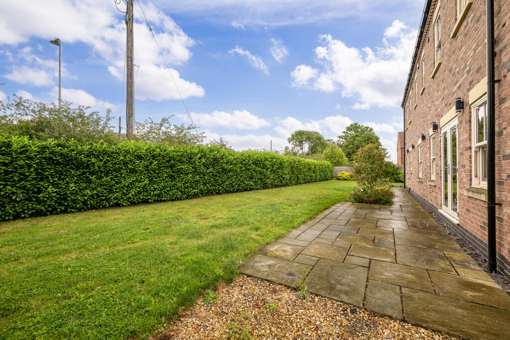 Lincoln Court, Lincoln Road, Fenton, Lincoln, Lincolnshire, LN1 2ZZ photo 2