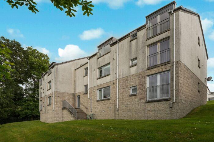 Main image of property: Flat E, 20 St. Margarets Well, Dunfermline, KY12 0HZ