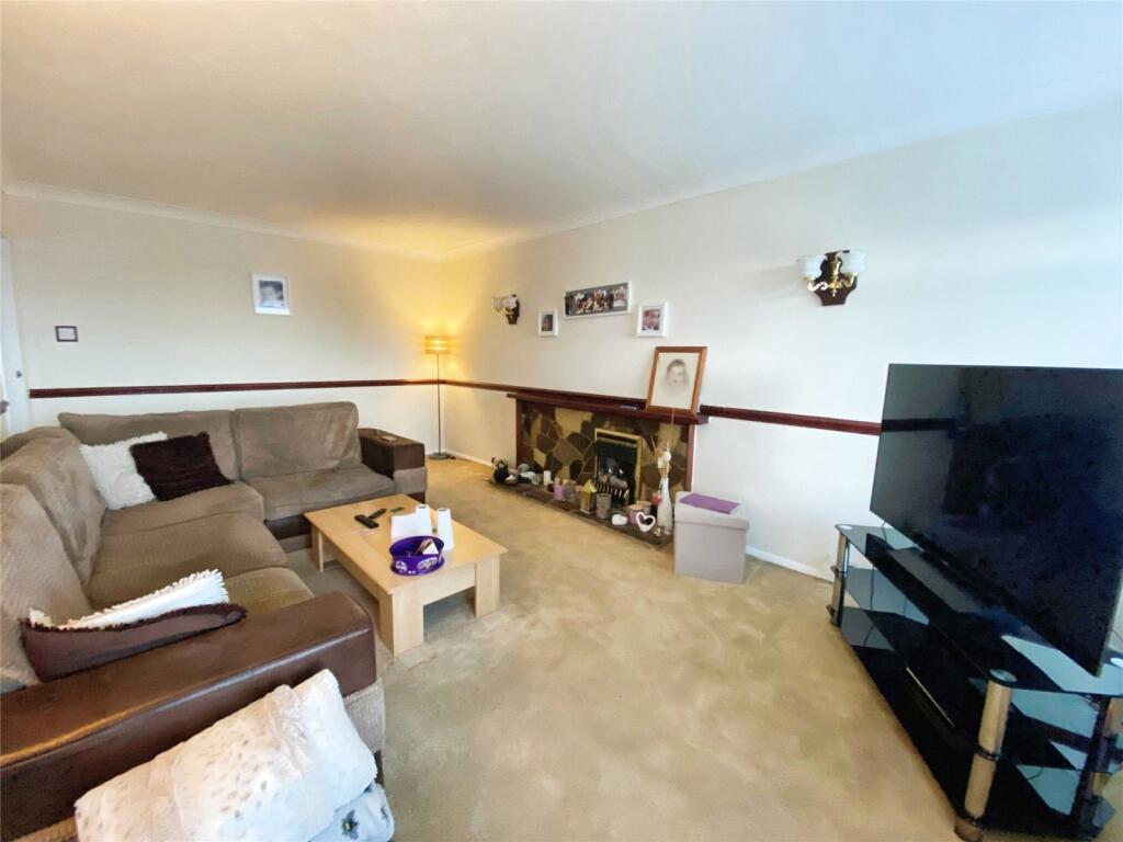 Cradock Place, Worthing, West Sussex photo 2
