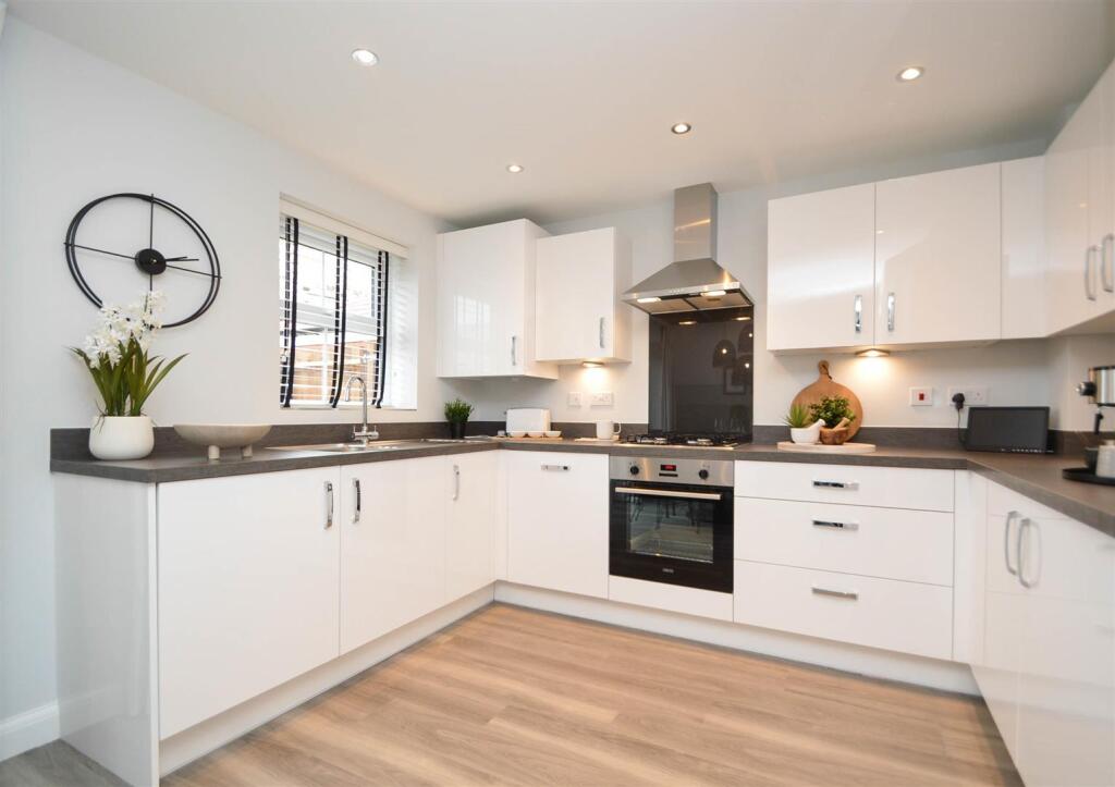 House in Shrewsbury, Oxon, Bicton Heath - View 3