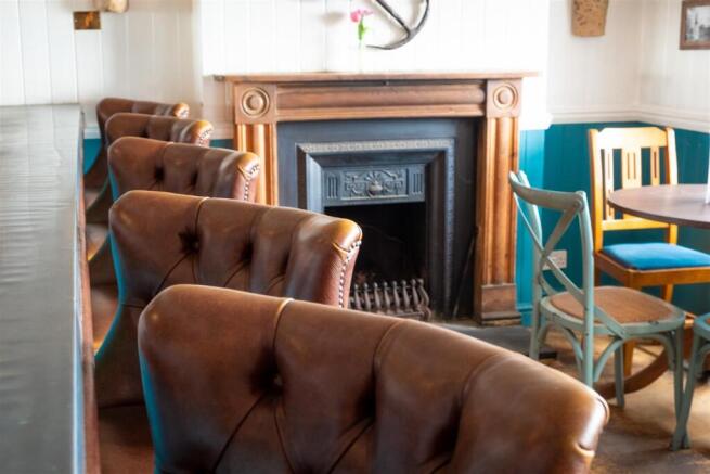 Parry_Devonport_Pub-27.jpg