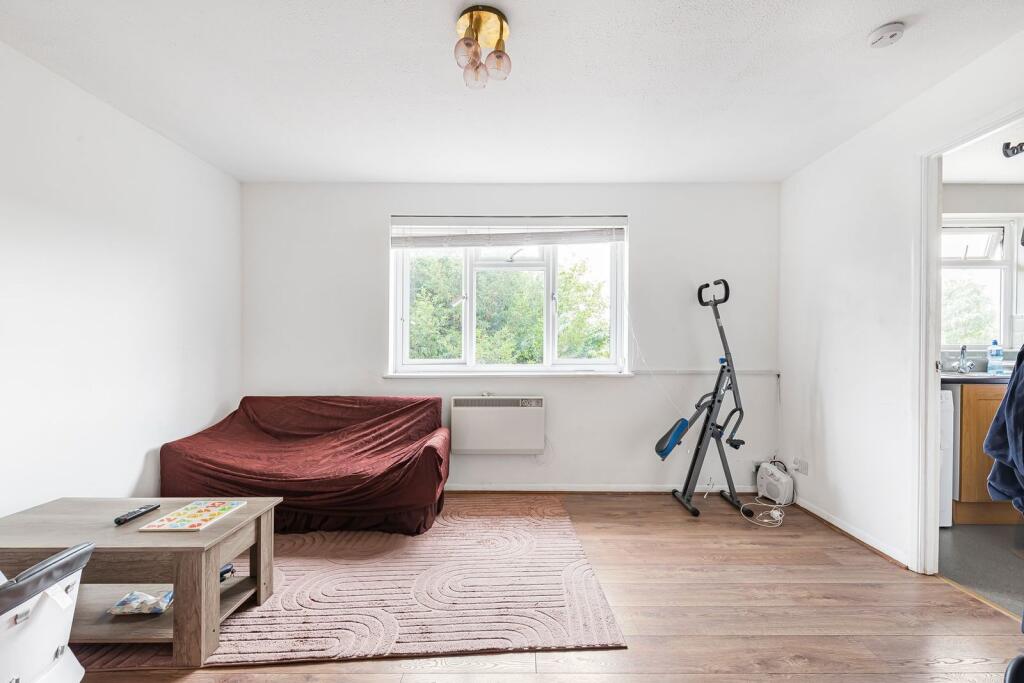 Apartment in Twickenham - More