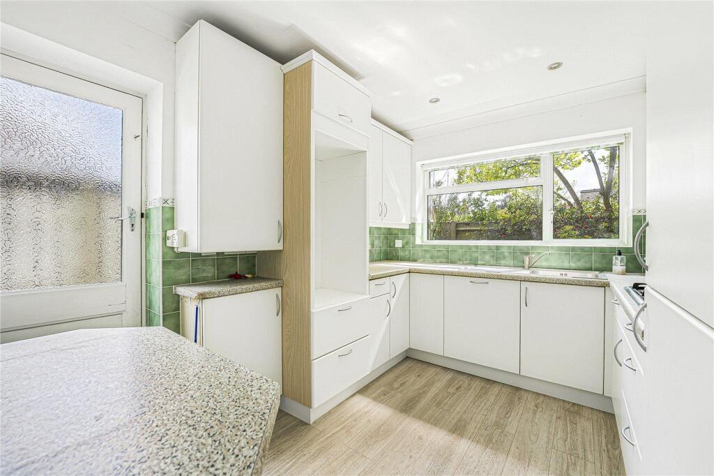 House in Bromley - View 2