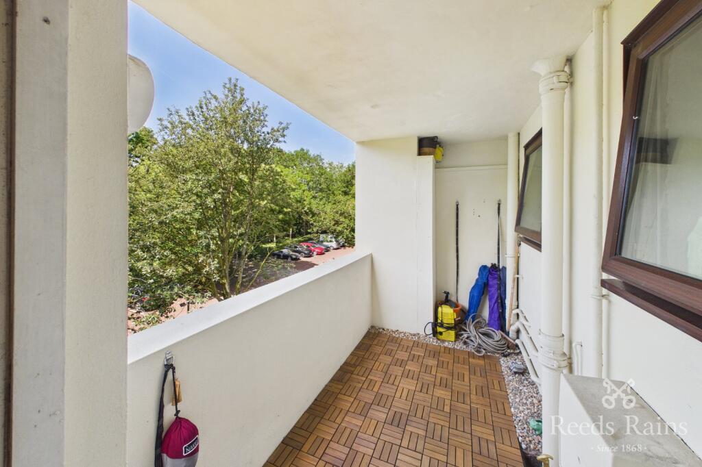 Asgard Drive, Salford, M5 - View 4