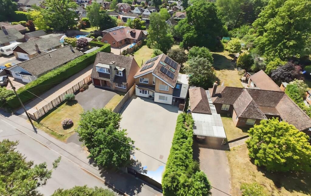 Main image of property: Kiln Ride, Finchampstead, Wokingham