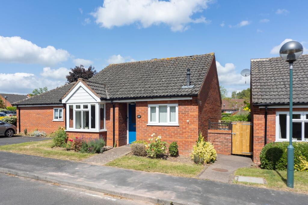 2-bed terraced on Sutton Close, Quorn, LE12, £220,000