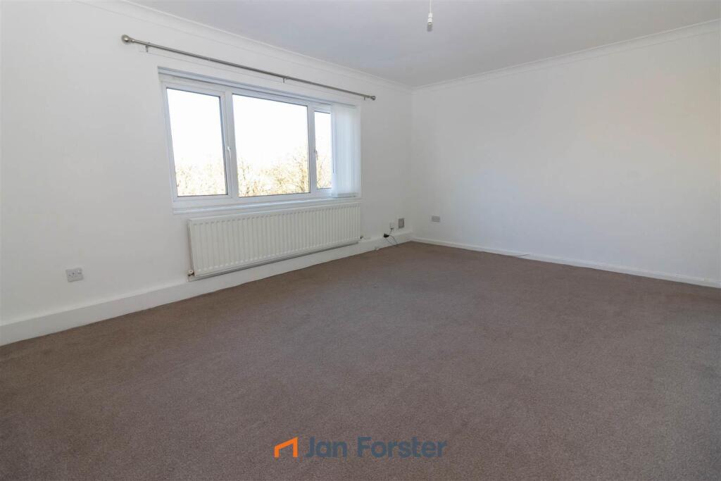 Apartment in North Tyneside, Benton - View 2