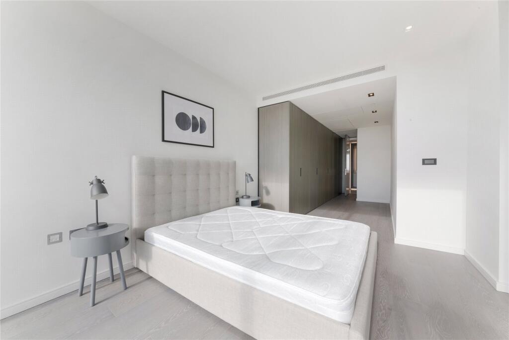Park Drive, London, E14 photo 4