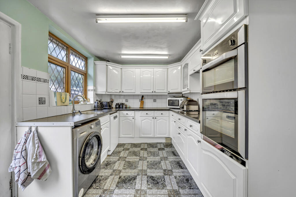 House in Romford - View 5